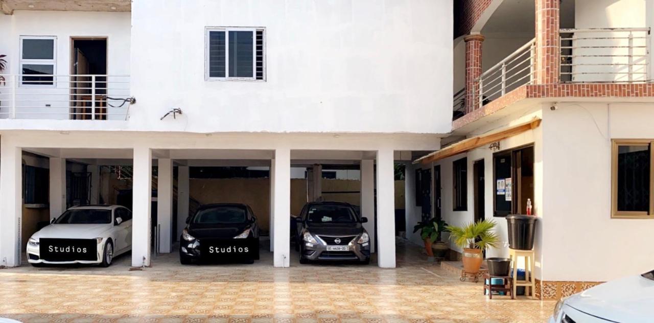 Bonsukoda Lodge Madina Exterior photo